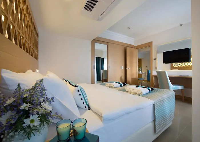 מלון Aurasia Design מרמריס