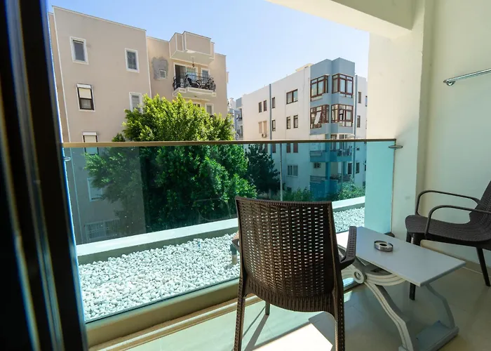 Aurasia Design מלון מרמריס