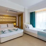 מלון Aurasia Design מרמריס