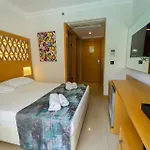 Aurasia Design 3* מרמריס