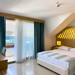 Hotel Aurasia Design 3*