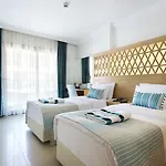 מלון Aurasia Design 3*