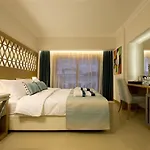 Aurasia Design מלון