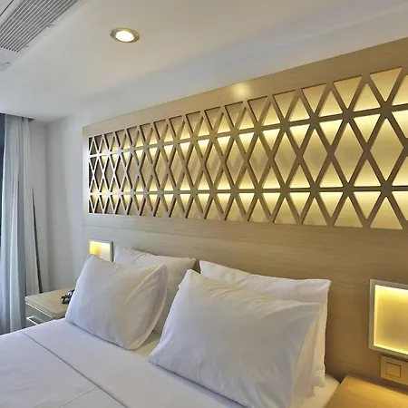 Aurasia Design Hotel 3*