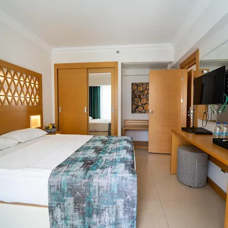 Aurasia Design Hotel 3*