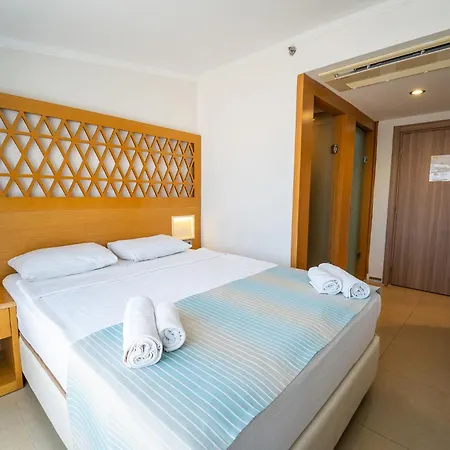 Aurasia Design Hotel 3*